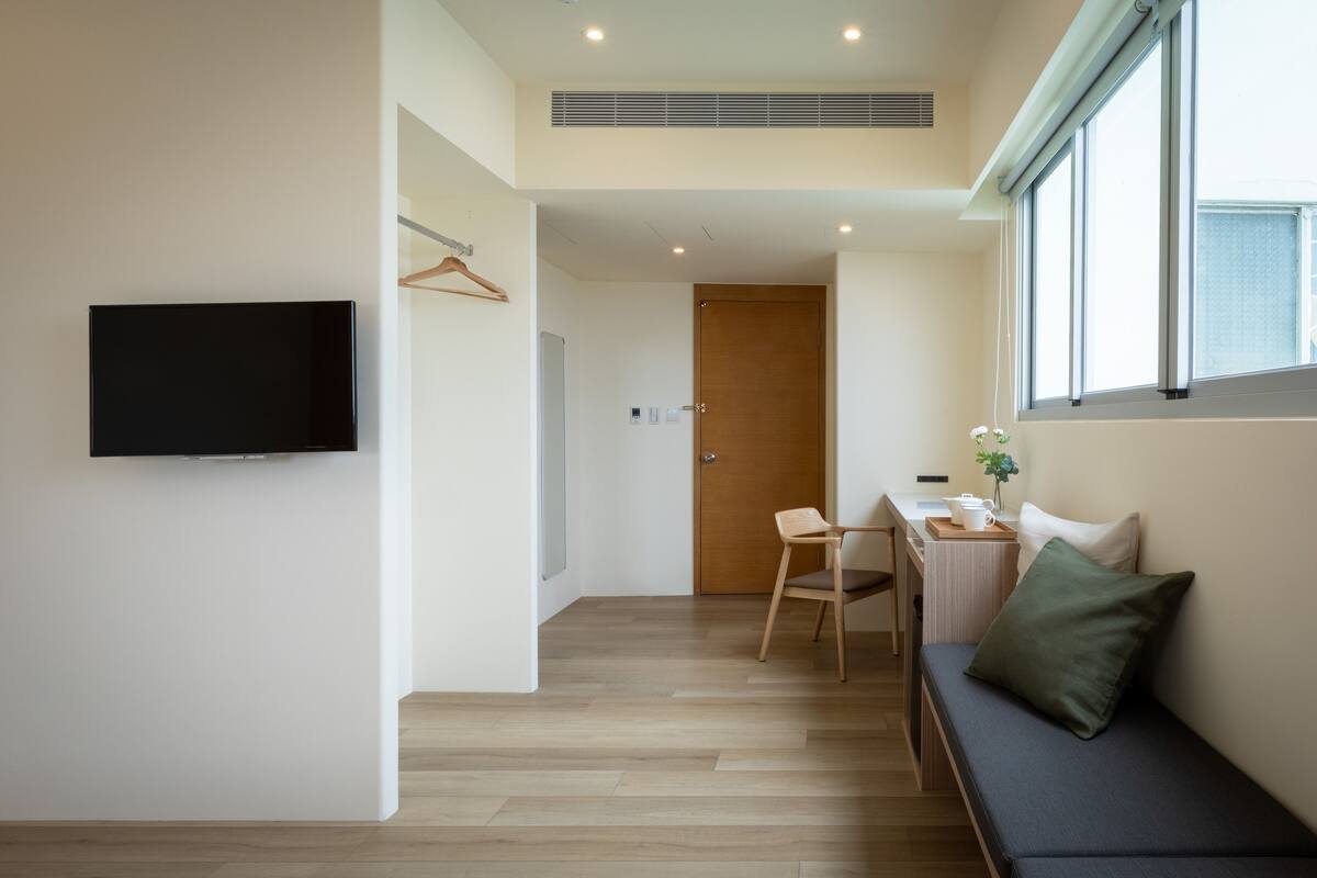 deluxe quadruple room with ocean view | 1 bedroom, premium bedding, individually decorated