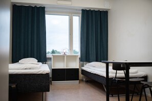 Comfort Twin Room | Desk, laptop workspace, bed sheets - Both Helsinki (Helsinki)