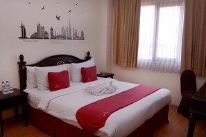 Ropa de cama de alta calidad, escritorio y wifi gratis 