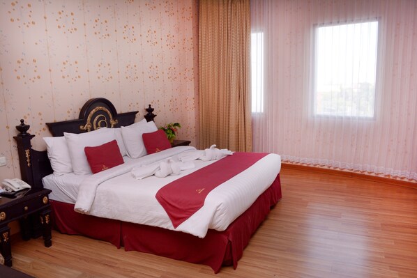 Habitación Deluxe | Ropa de cama de alta calidad, escritorio y wifi gratis 