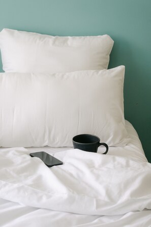 Quarto casal básico (140) | 1 quarto, roupas de cama premium, quartos à prova de som