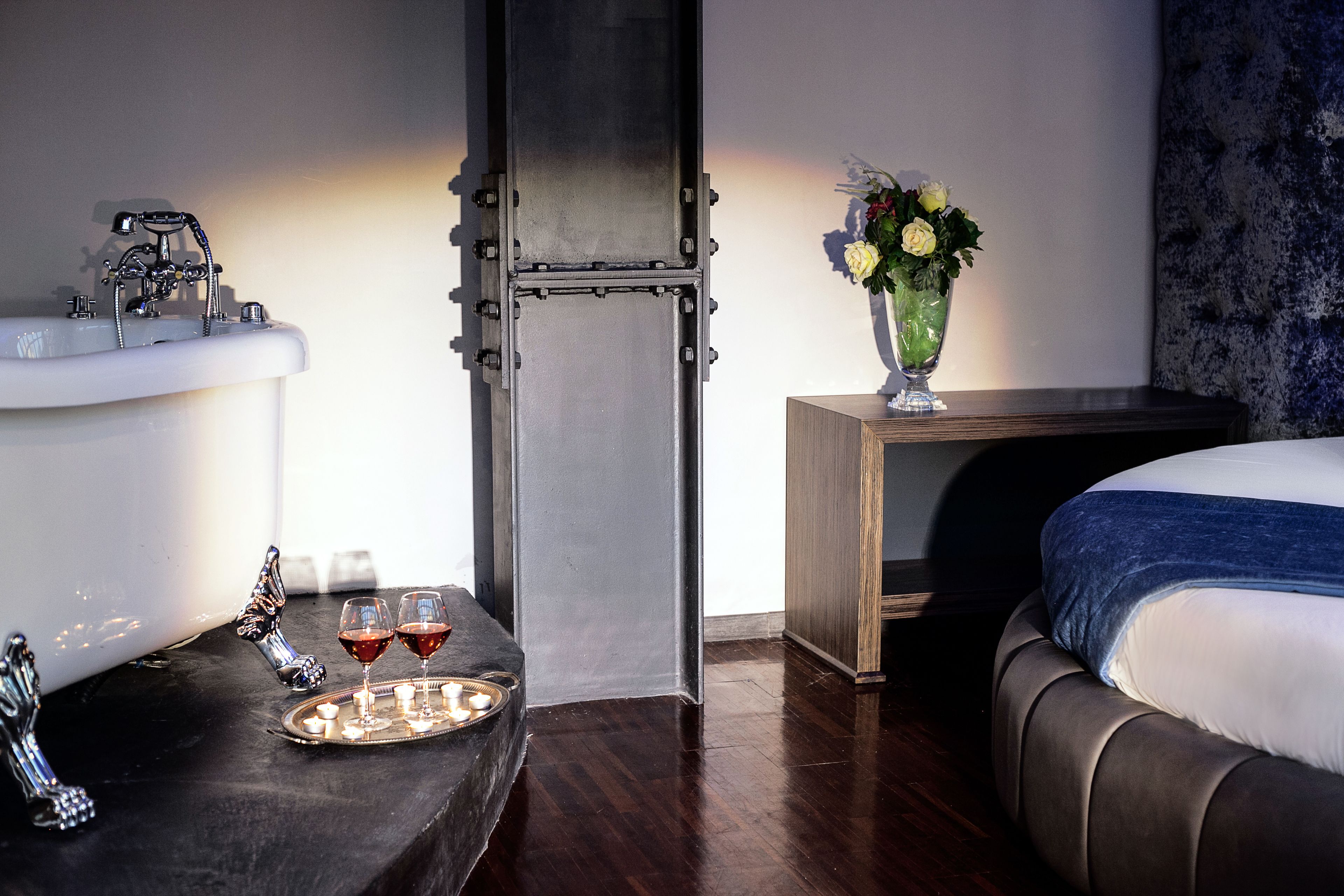 suite, jetted tub, city view (princess) | premium bedding, minibar, in-room safe, desk