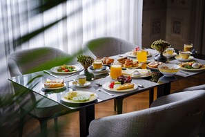 Breakfast meal - Leone Blu Suites | UNA Esperienze (Florence)