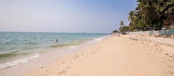 Naklua Pool Villa by PSR ASIA