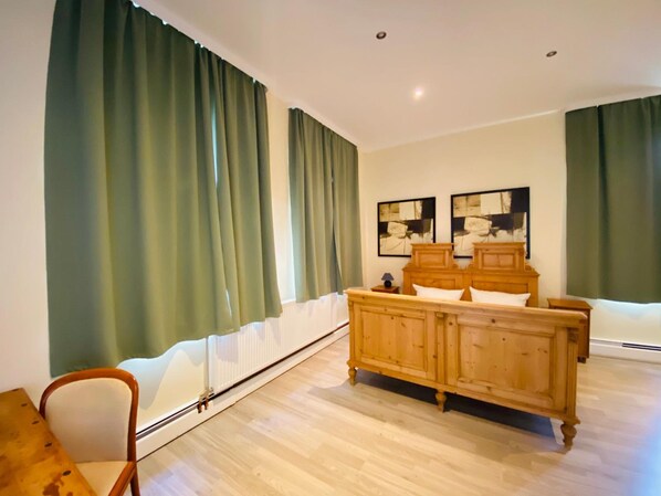 Free WiFi, bed sheets - Hotel Am Lindenhof (Hannover)