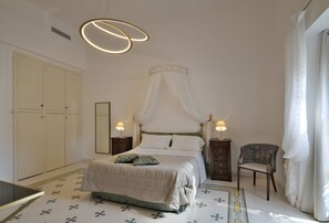 Superior Room | Premium bedding, desk, soundproofing, free WiFi - Palazzo Rollo (Lecce)