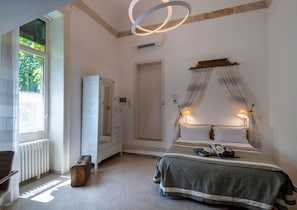 Quarto superior | 1 quarto, roupas de cama premium, escrivaninha, quartos à prova de som