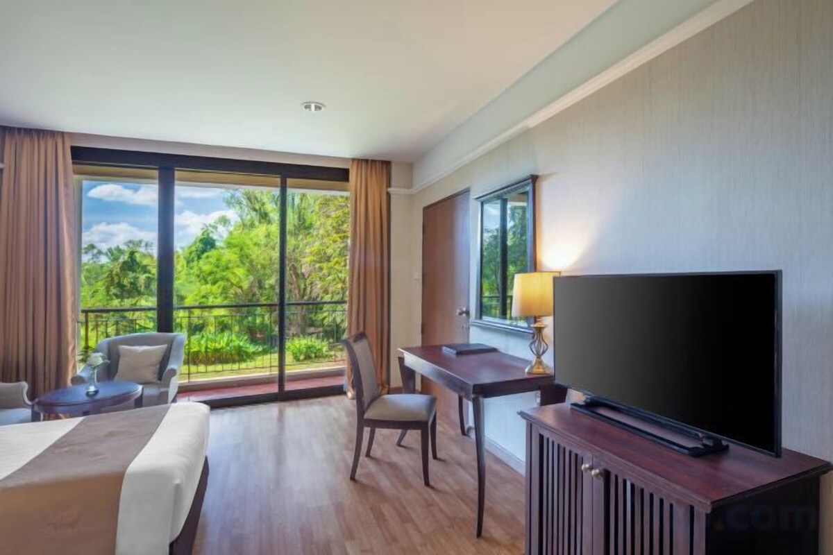 In-room safe, desk, blackout curtains, free cots/infant beds