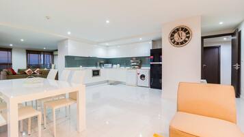 Three Bedroom Apartment | 1 ห้องนอน, Wi-Fi ฟรี