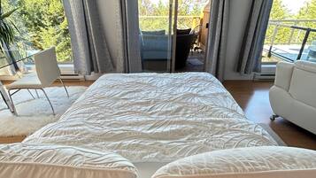 Luksus-suite - 1 queensize-seng - havudsigt - mod havet | 1 soveværelse, egyptiske bomuldslagner, premium-sengetøj, dundyner