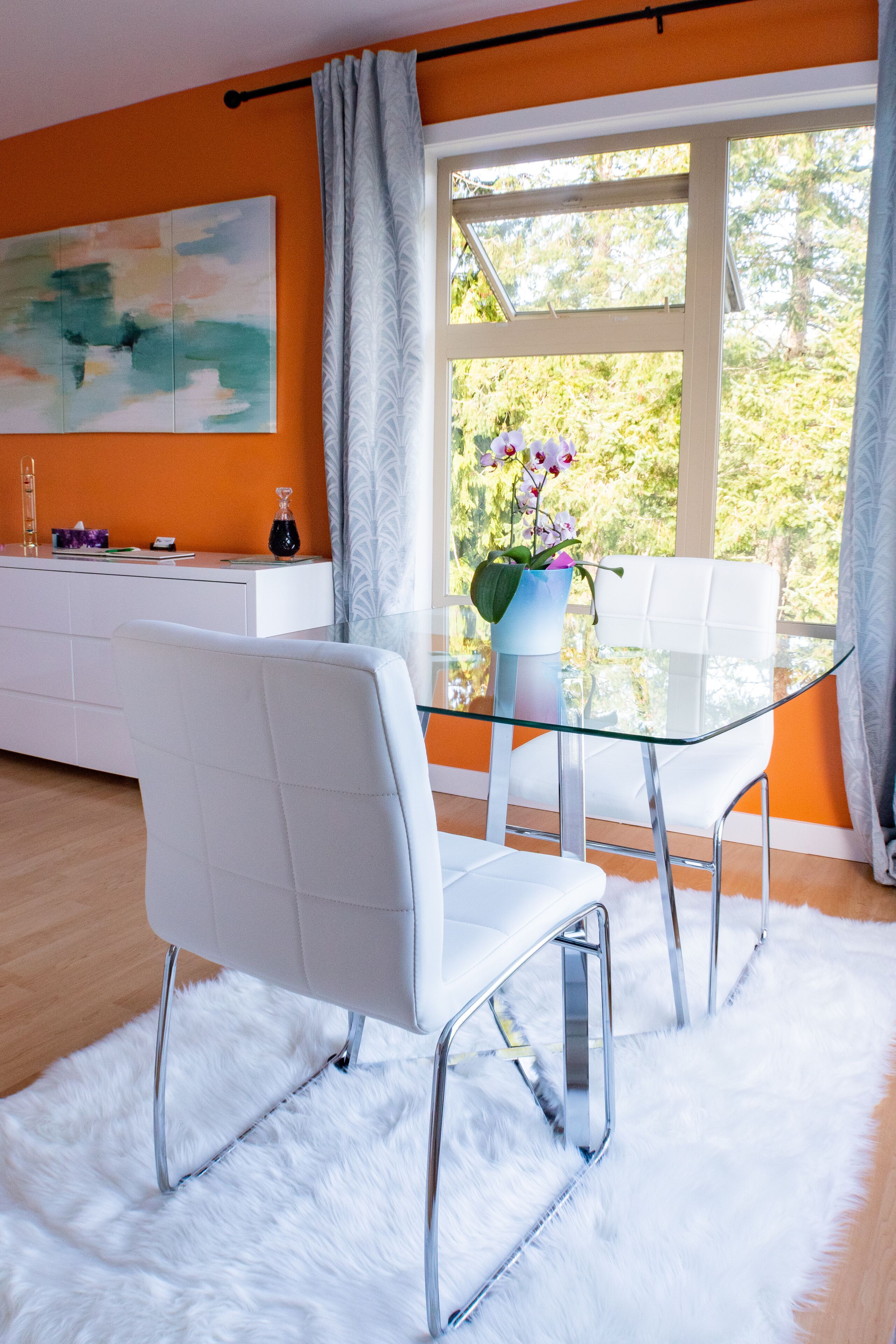 Luxury Suite, 1 Queen Bed, Ocean View, Sea Facing | In-room dining