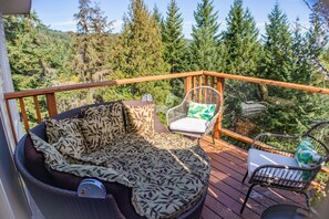 Phòng Suite Cao cấp, 1 giường cỡ queen, quang cảnh biển, đối diện biển | Hiên