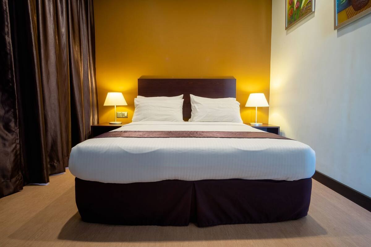 Desk, iron/ironing board, free WiFi, bed sheets