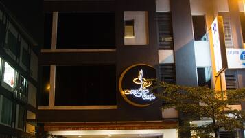 Fassade der Unterkunft â Abend/Nacht