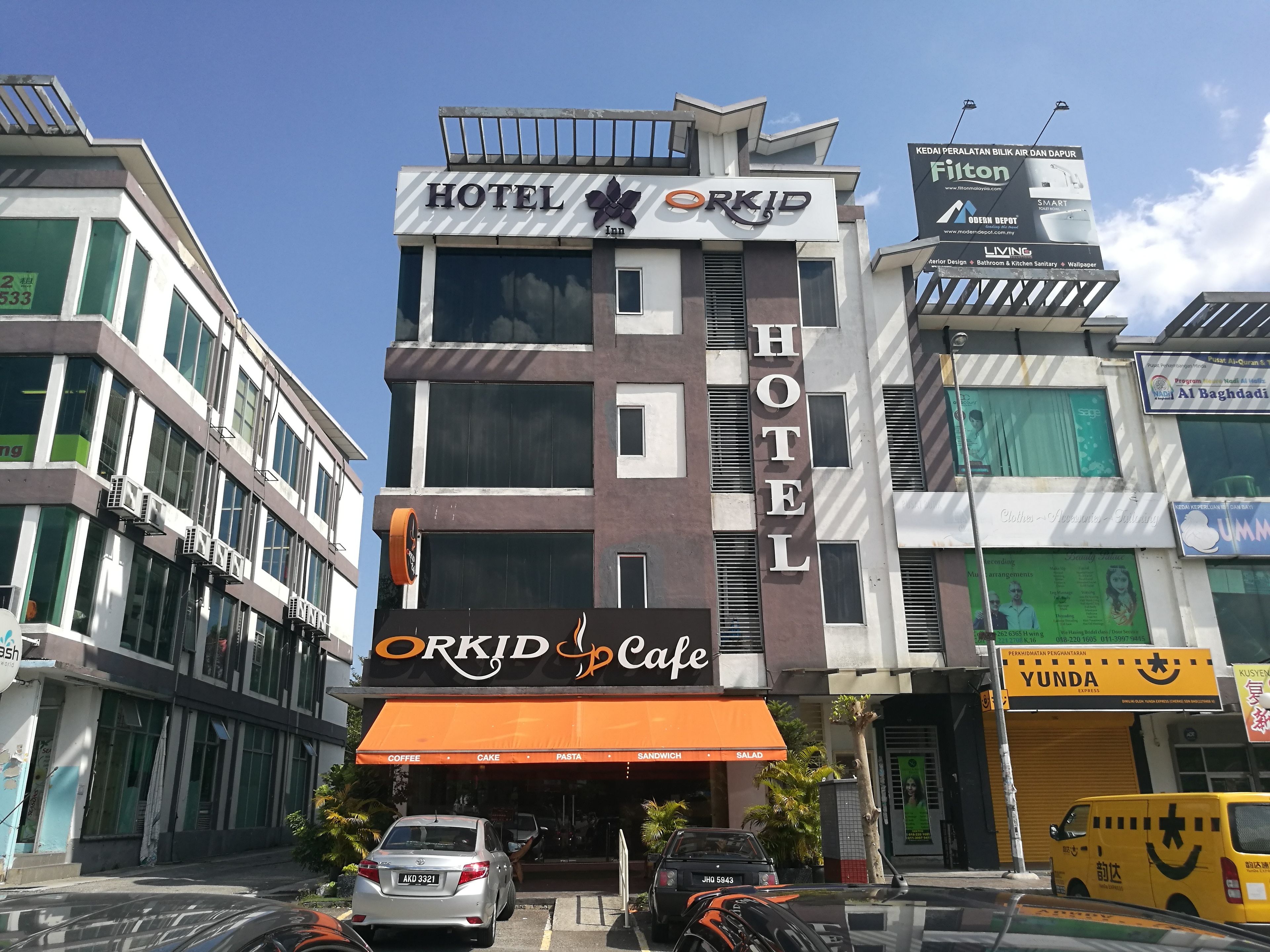 施設の正面