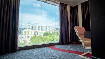 Desk, iron/ironing board, free WiFi, bed sheets
