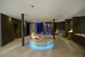 Sauna, steam room, 2 treatment rooms - Alpenhotel Fleurs de Zermatt (Zermatt)
