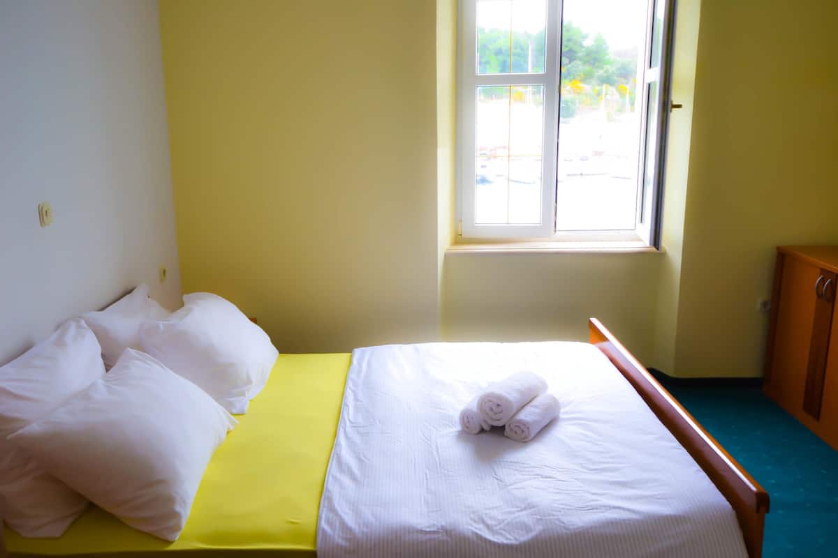 Chambre triple | Bureau, accĂšs au Wi-Fi (inclus)