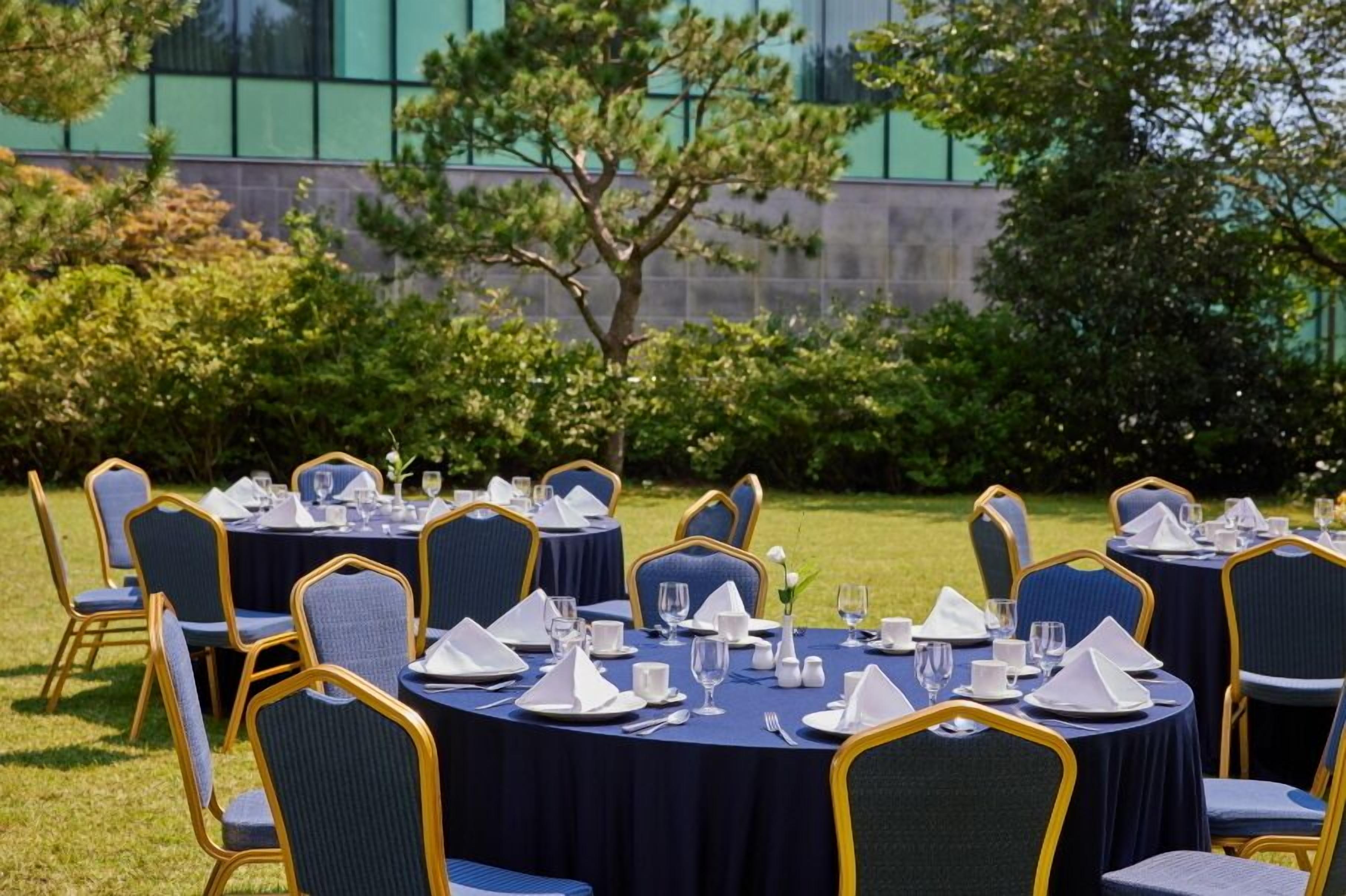 outdoor banquet area