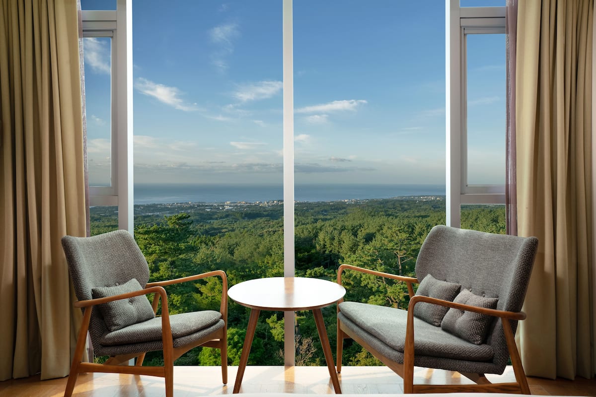 1 bedroom, down duvets, in-room safe, individually furnished