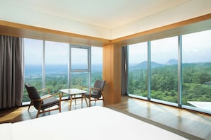 Deluxe Double Room + Breakfast for 2 Included - WE Hotel Jeju (Seogwipo)