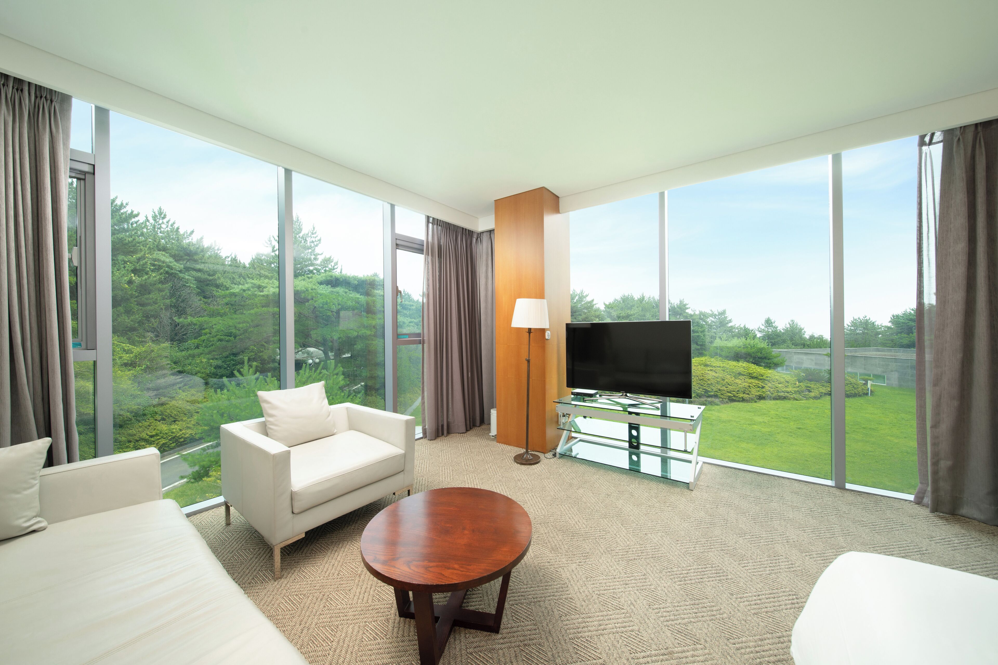 Dundyner, safe på rommet, individuelt innredet og skrivebord