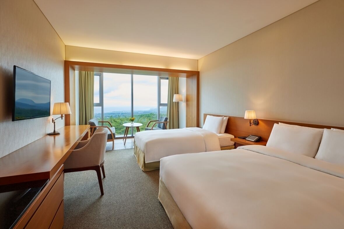 Dundyner, safe på rommet, individuelt innredet og skrivebord