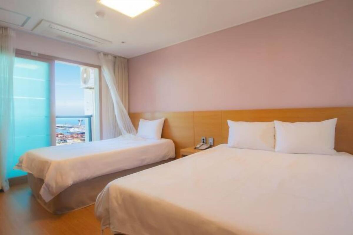 1 bedroom, blackout drapes, soundproofing, free WiFi
