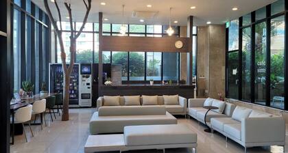 Sims Hotel