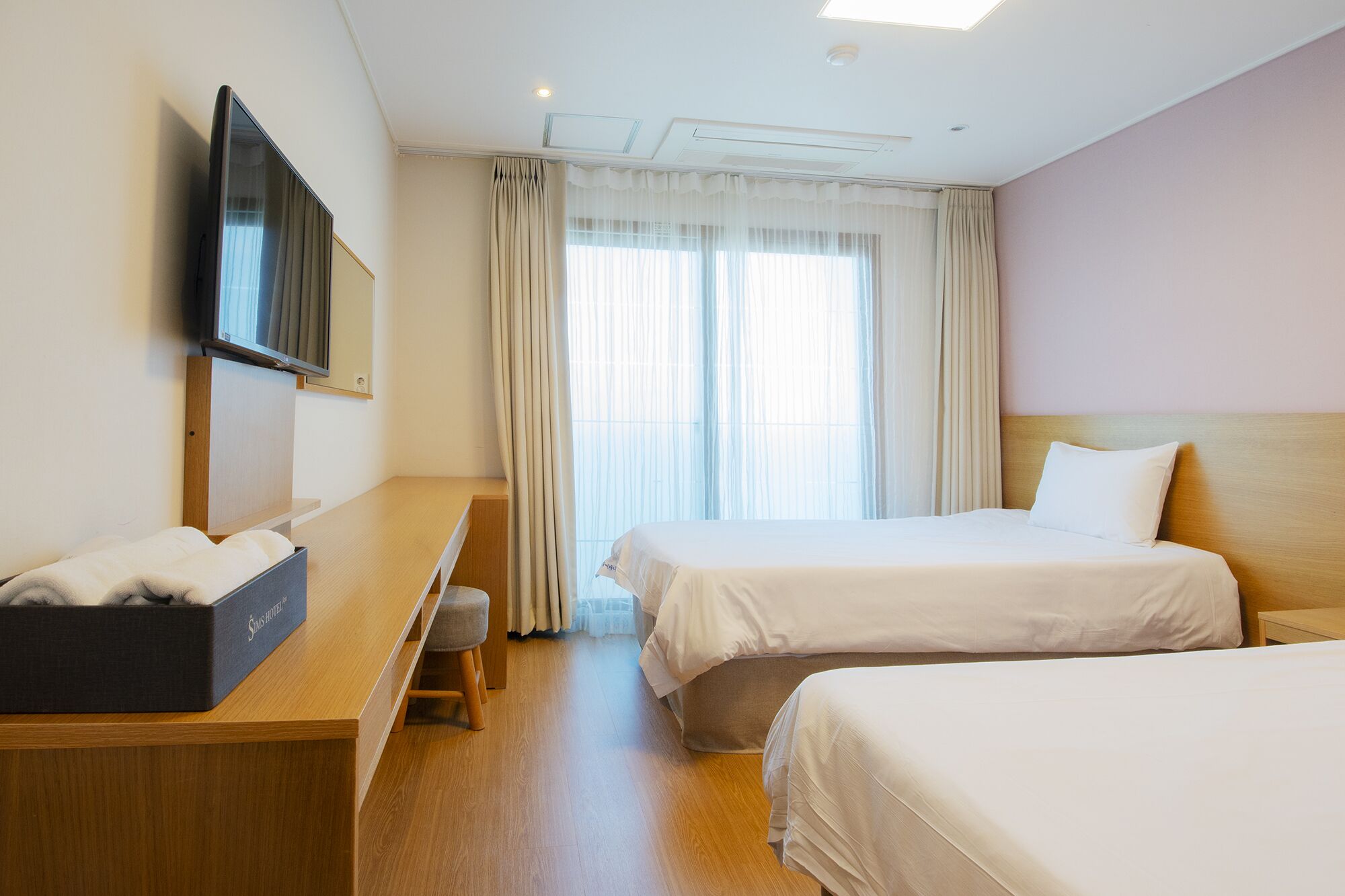 family twin room | 1 bedroom, blackout curtains, soundproofing, free wifi