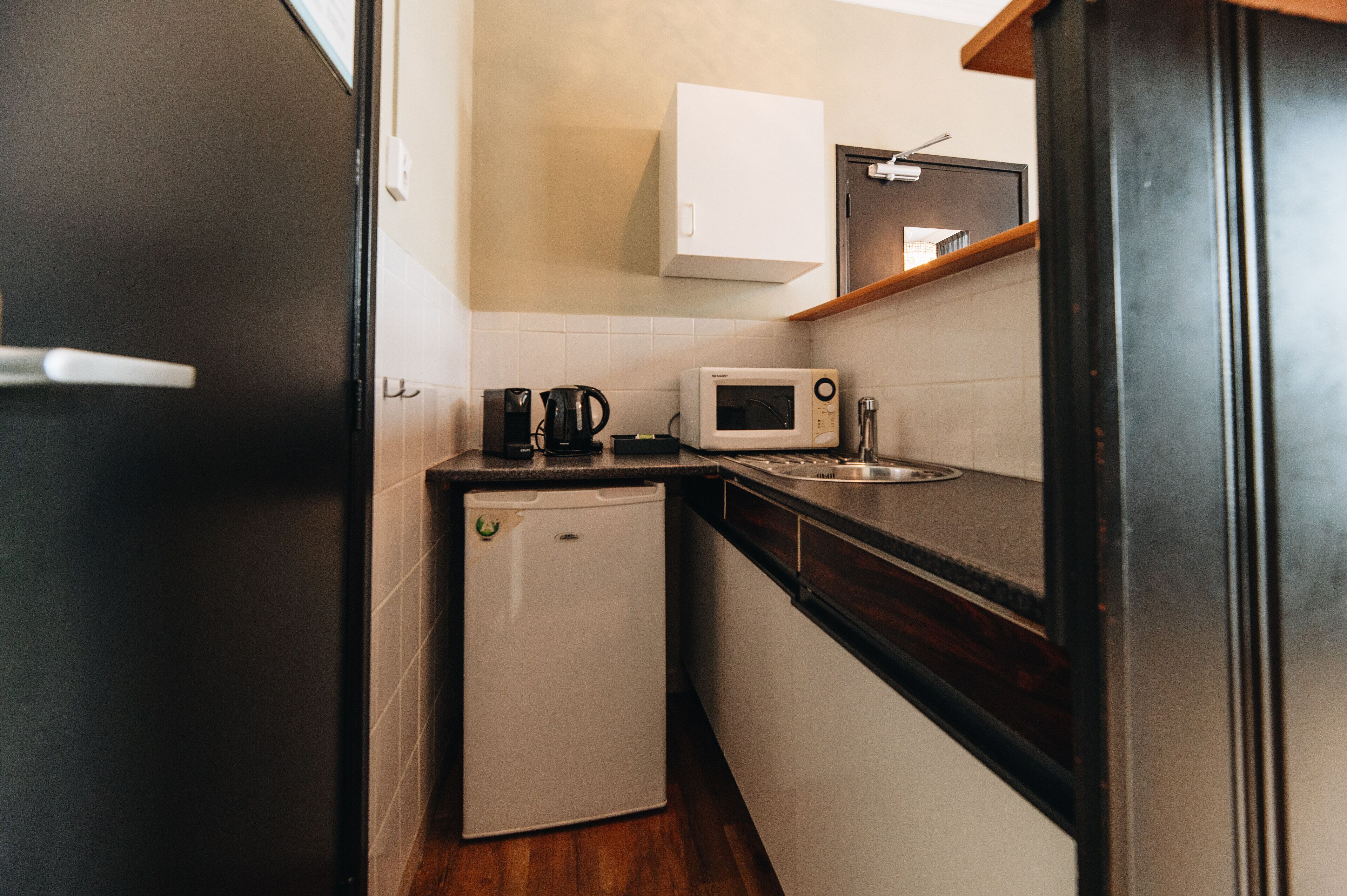 comfort studio, ground floor | in-room safe, laptop workspace, blackout curtains, free wifi