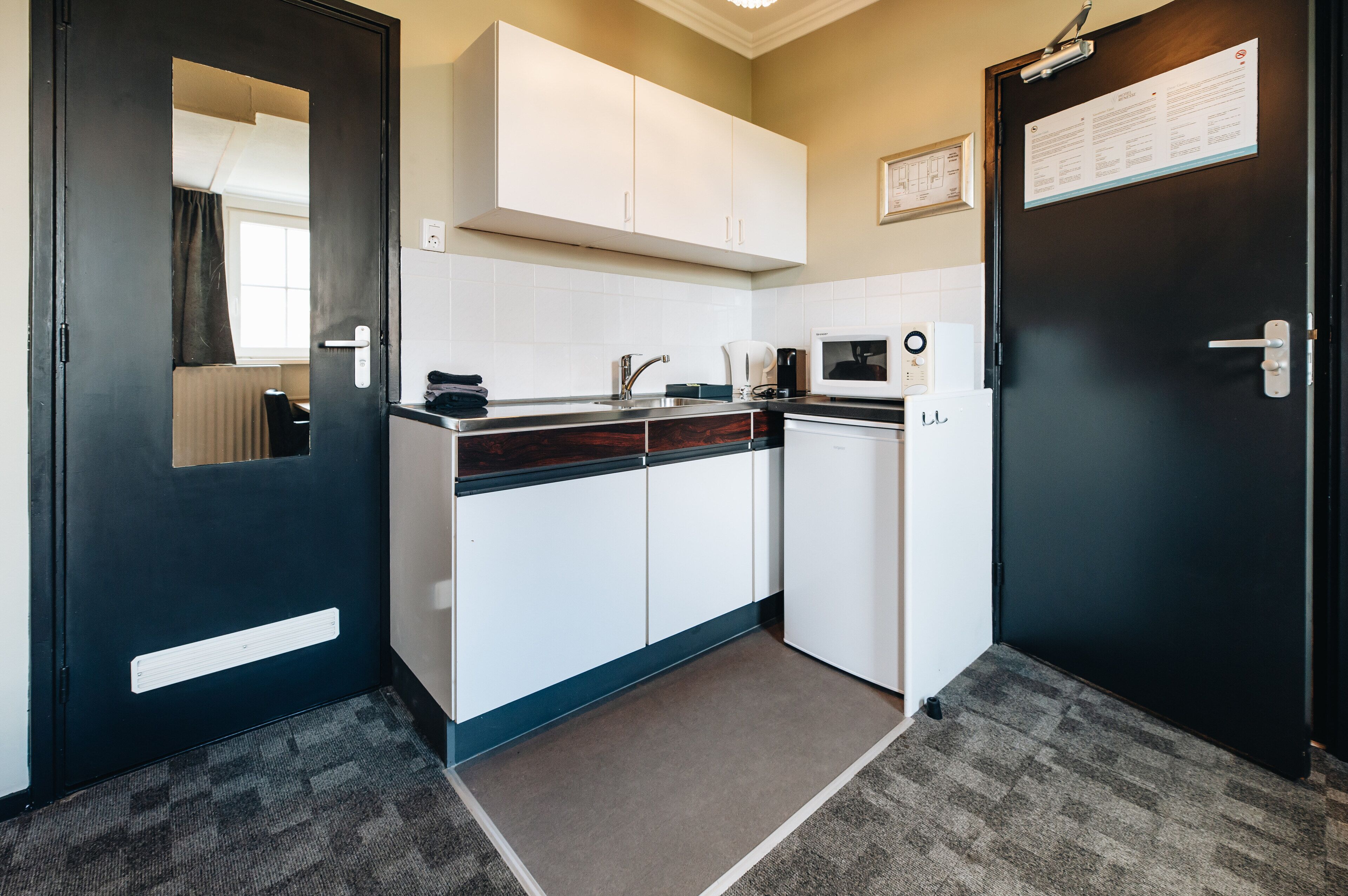 standard studio | in-room safe, laptop workspace, blackout curtains, free wifi