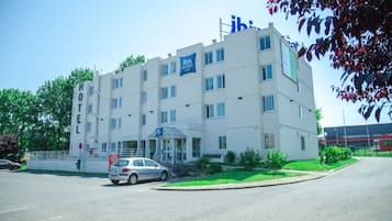 自助泊車 (每晚 EUR2 )