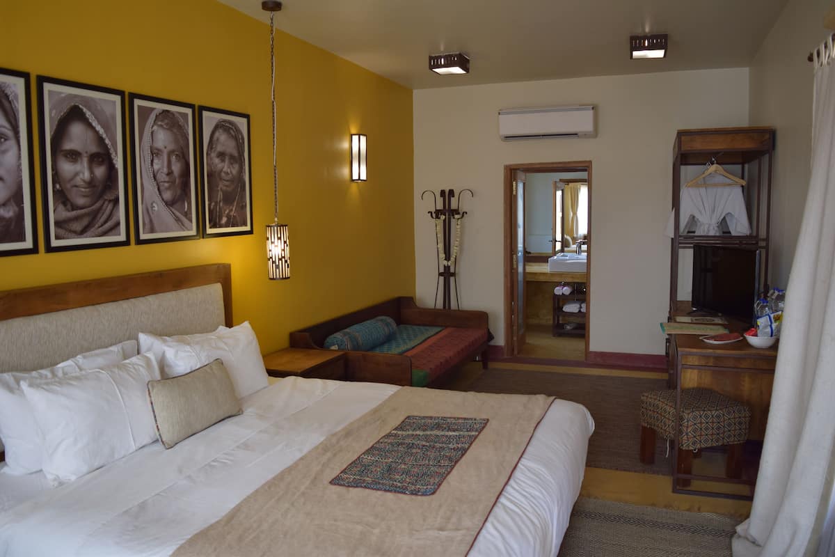 Executive Double Room, 1 King Bed, City View, Courtyard Area | Premium bedding, minibar, in-room safe, free WiFi