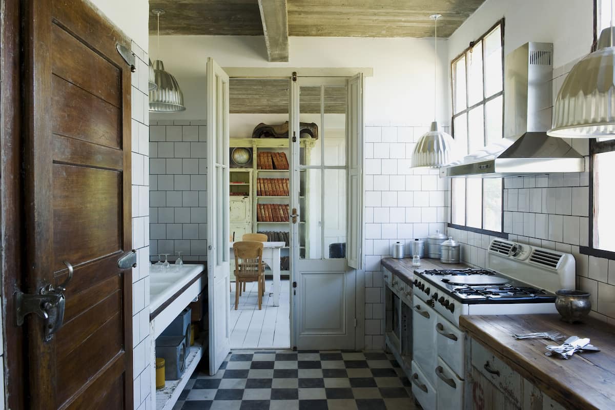 free daily full breakfast