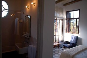 Standard Room, Courtyard Area | Bathroom | Combined shower/bathtub, free toiletries, hair dryer, bathrobes