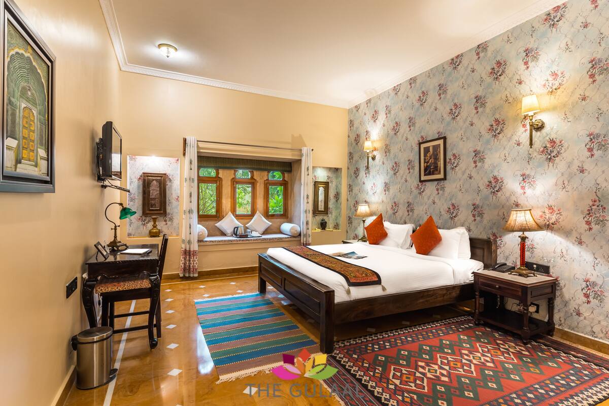 deluxe double or twin room | 1 bedroom, minibar, desk, free cots/infant beds