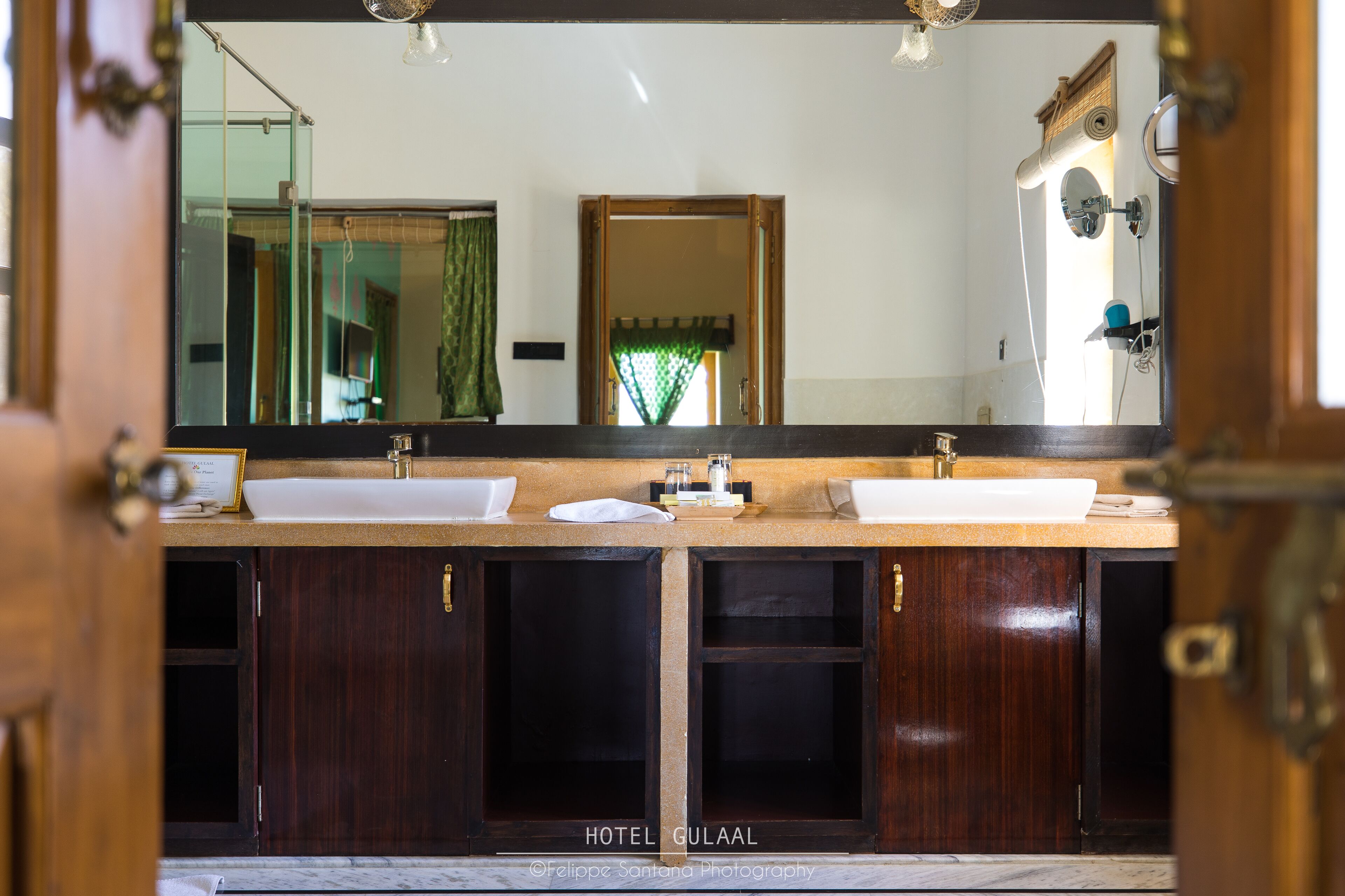 luxury suite, 1 bedroom | bathroom | shower, free toiletries, hair dryer, dressing gowns