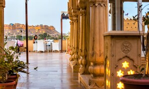 2 restaurants, Indian cuisine - The Gulaal (Jaisalmer)