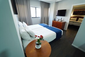 クラシック スイート | ミニバー、セーフティボックス (室内)、デスク、アイロン / アイロン台