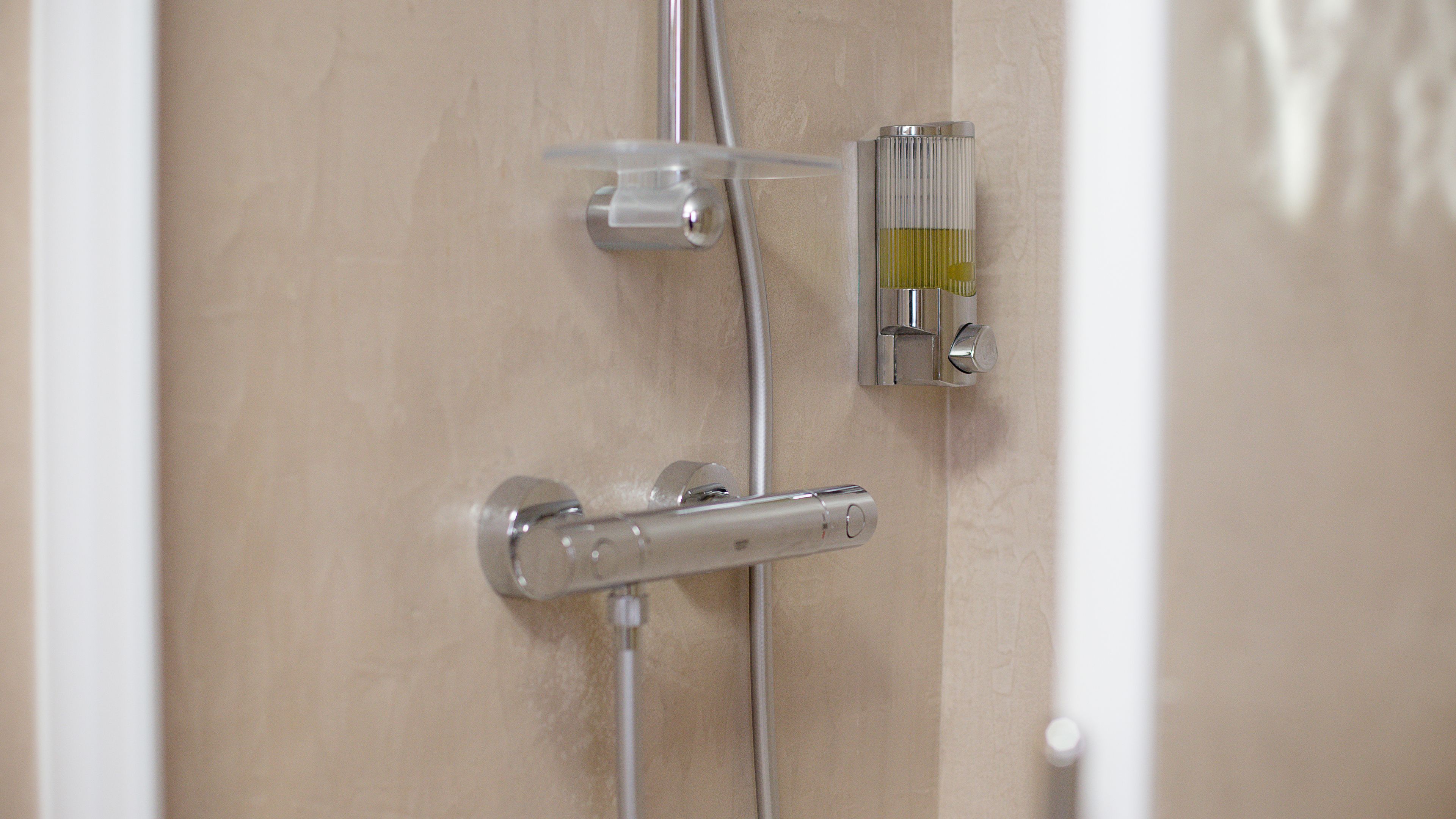 comfort twin room, private bathroom | bathroom shower