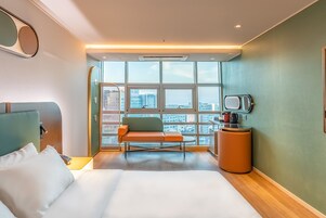 프리미엄 더블룸, 시내 전망 | 책상, 노트북 작업 공간, 암막 커튼, 무료 WiFi