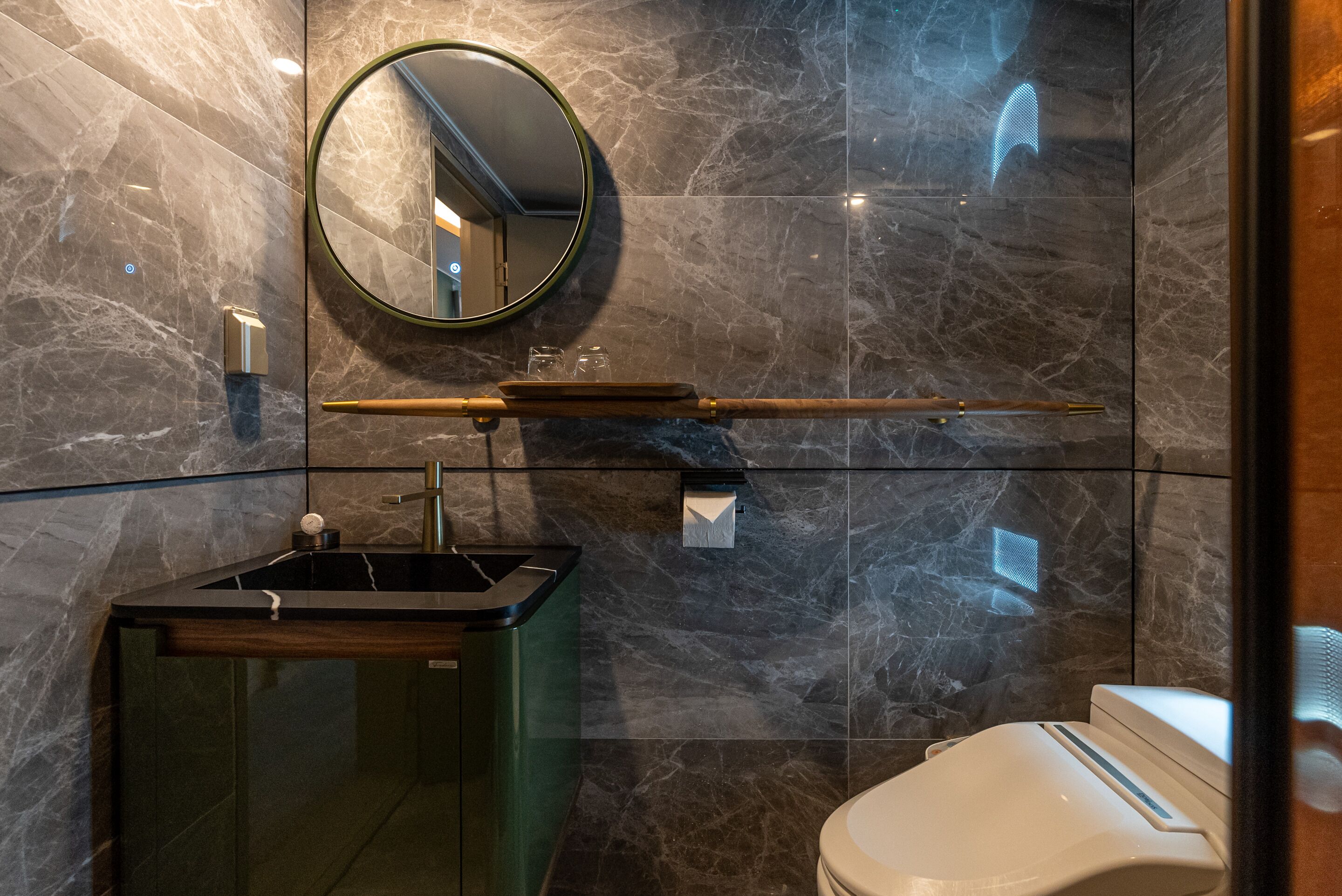 shower, free toiletries, hair dryer, slippers