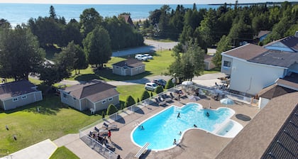 Sauble Beach Lodge