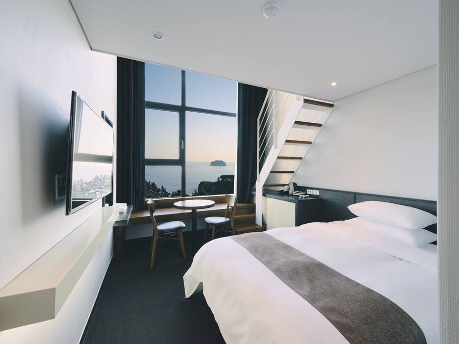 Panoramic Room, 2 Queen Beds, Non Smoking, Ocean View | Premium bedding, desk, laptop workspace, blackout curtains