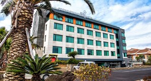 Front of property - Poong Gyung Hotel (Seogwipo)