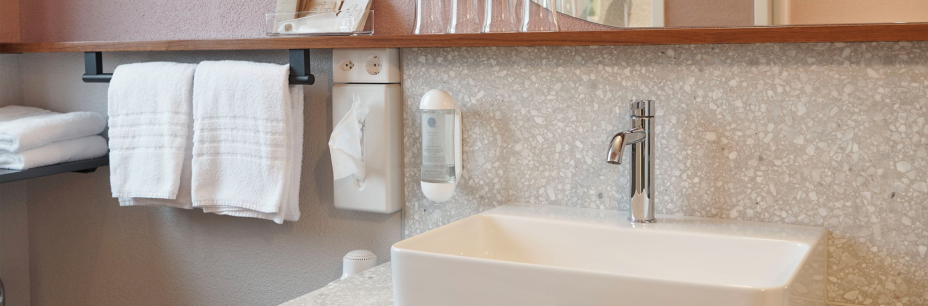 comfort quadruple room, 1 bedroom | 1 bedroom, hypo-allergenic bedding, down duvets, laptop workspace