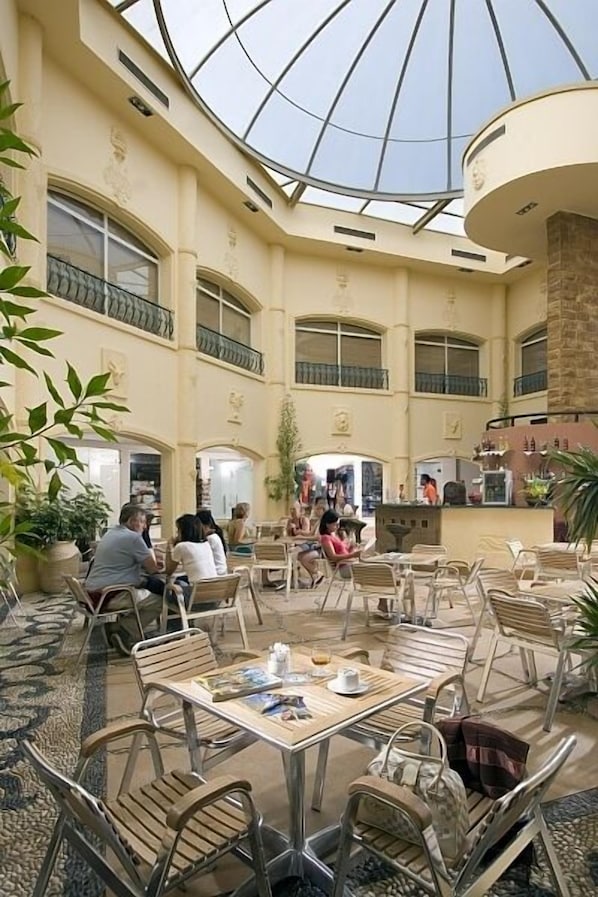 5 restaurants; lunch, dinner, and brunch served - Caribbean World (Soma Bay)