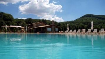 Seasonal outdoor pool