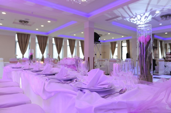 Banquet hall